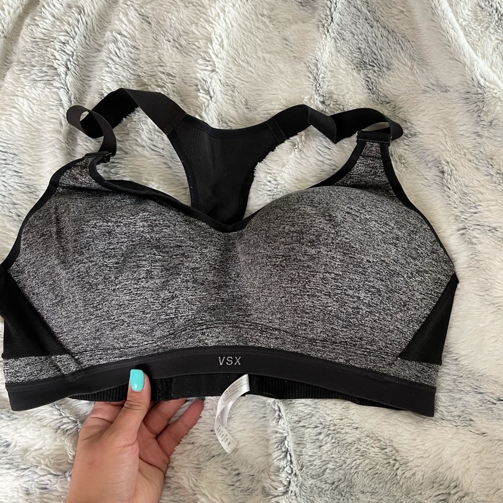 Vsx sports bra 🤍